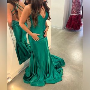EMERALD GREEN PROM DRESS